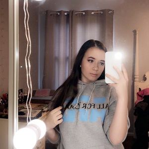 Meet your Posher, Hailey